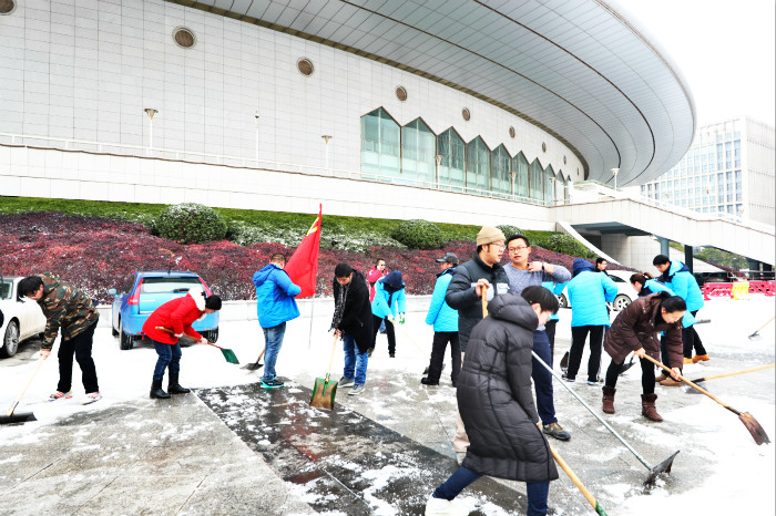 一場雪，體育中心美得不要不要的 但最美的風(fēng)景還是他們(圖8)