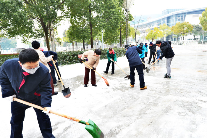 一場雪，體育中心美得不要不要的 但最美的風(fēng)景還是他們(圖15)