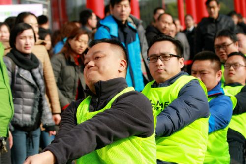 武漢體育中心衛(wèi)冕全區(qū)拔河比賽冠軍(圖6)